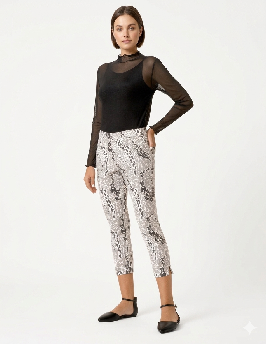 HUE Leopard Essential Denim Mid-Rise Capri Legging