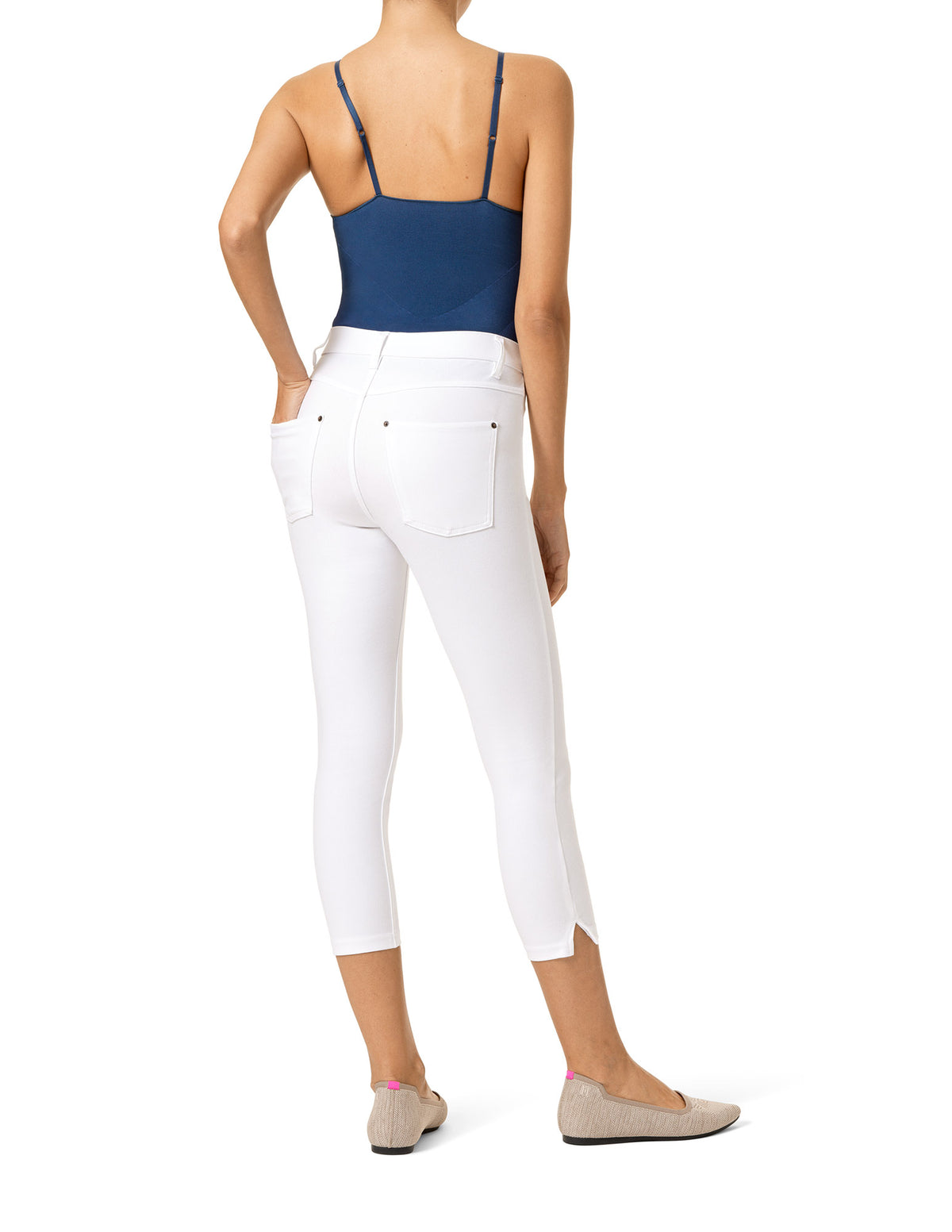 HUE Essential Denim Mid-Rise Capri Legging