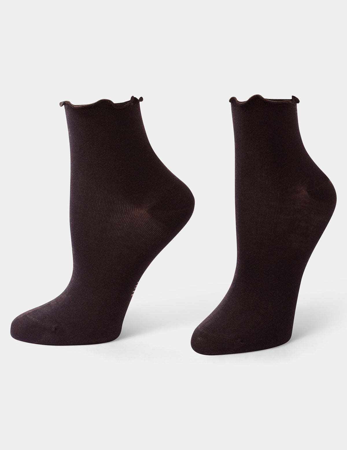 HUE Ruffle Edge Ankle Sock